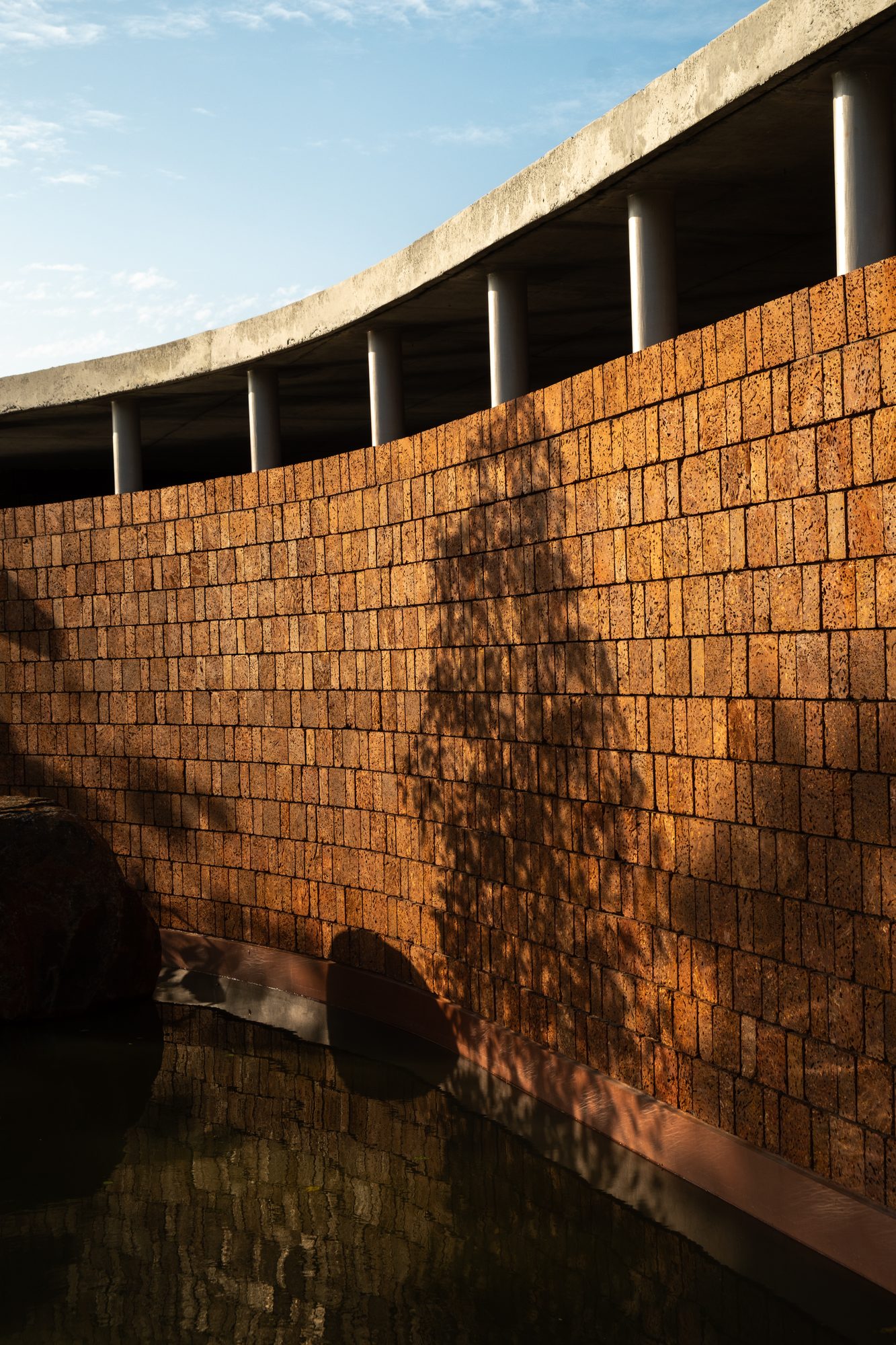 Four Walls Pavilion photographed by Geomorph Studio 10