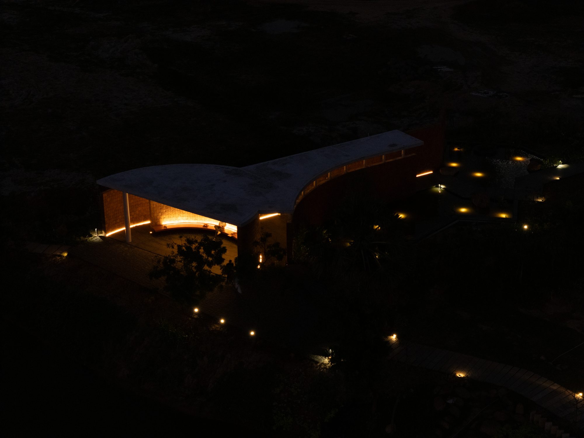Four Walls Pavilion photographed by Geomorph Studio 27